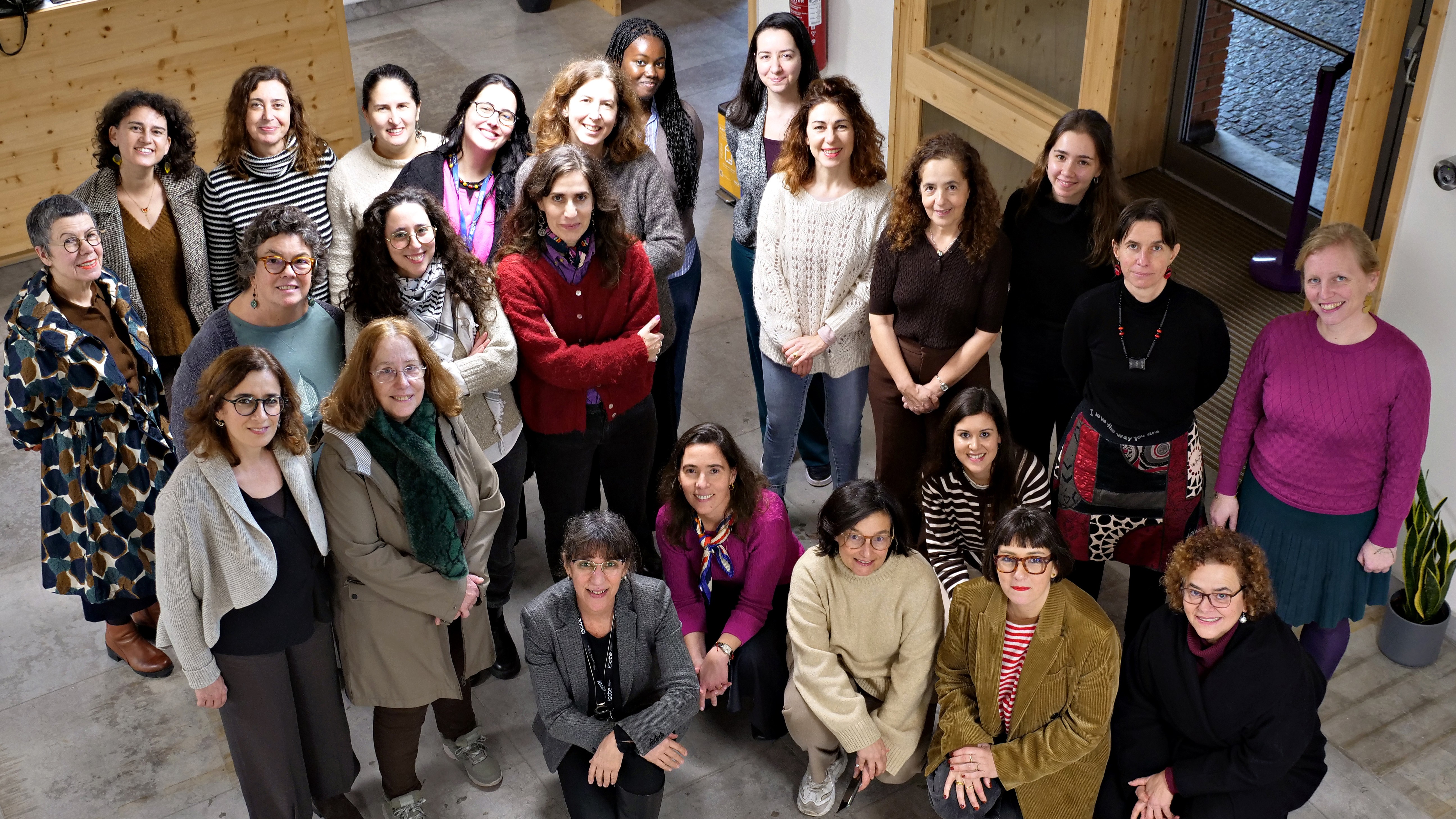 Mulheres e Meninas na Ciência: investigar para transformar a sociedade