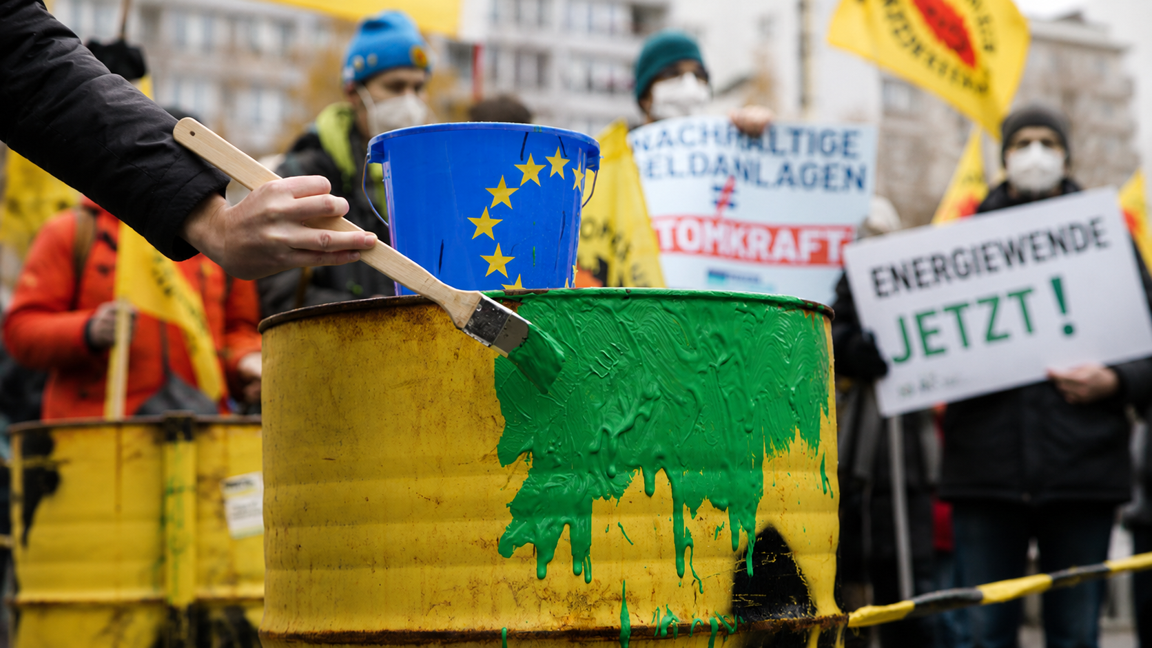 Beyond Euroscepticism: Radical Left and Right 'Visions of Europe' across Party and Protest Arena